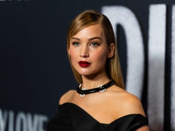 Jennifer Lawrence Defends Controversial Director