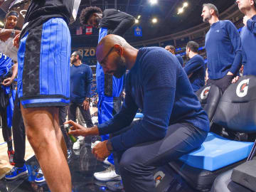 The 3 Moves an NBA Physical Therapist Swears By to Keep His Knees, Hips, Ankles, and Mind… 