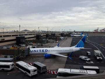 United Airlines Reveals Flight Cuts Due to New FAA… 