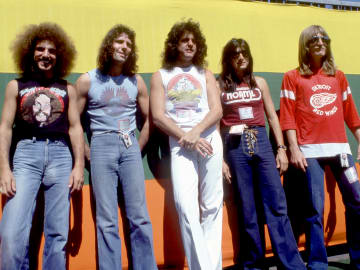 One of the Best-Selling Rock Bands Ever Announces Its Final Tour… 