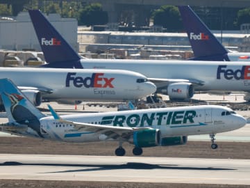 Airline CEO Offers Smart Travel Tip During FAA Flight… 