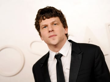 Jesse Eisenberg Is Donating His Kidney to a… 