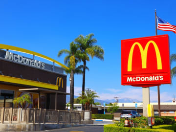 The McDonald’s Dessert Hack Everyone’s Sleeping… 