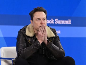 Elon Musk Draws Fierce Online Attack After One of the World’s Biggest Pop Stars Shares Unfiltered… 