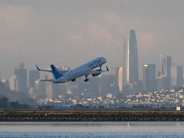 Passenger Claims Wife Has Bomb, Forcing Emergency… 