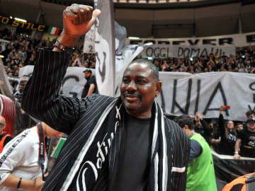 Ex-Knicks Star Dead at… 