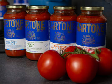 James Beard Award-Winning Chef Launches ‘Incredible’ New Pasta Sauce… 