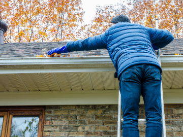 The Internet’s Favorite Gutter-Cleaning Hack Actually… 