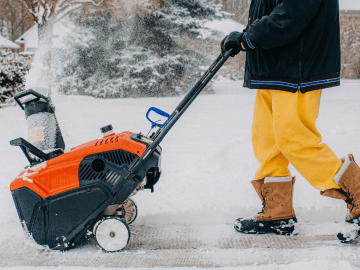 This Is the Kind of Snow Blower You Actually Need Based on Where You… 