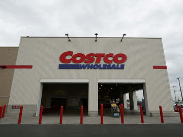 Costco Shoppers Are Going Nuts For This Sweet Bakery… 