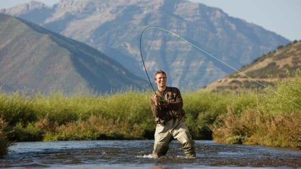 5 Essential Saltwater Fly-Fishing Tips, According to an Expert - Men's  Journal