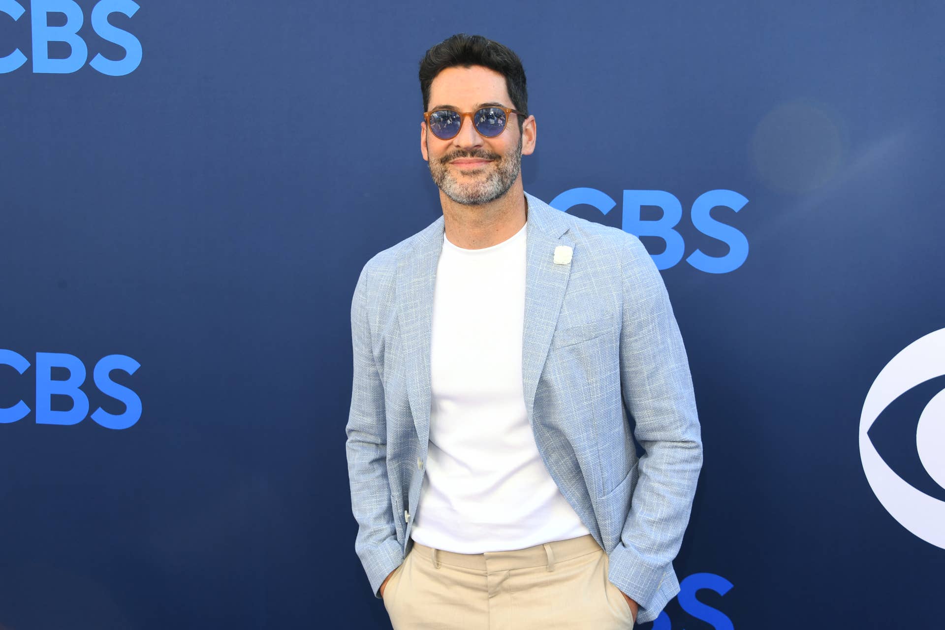 what is tom ellis net worth - Ilustrasi 3