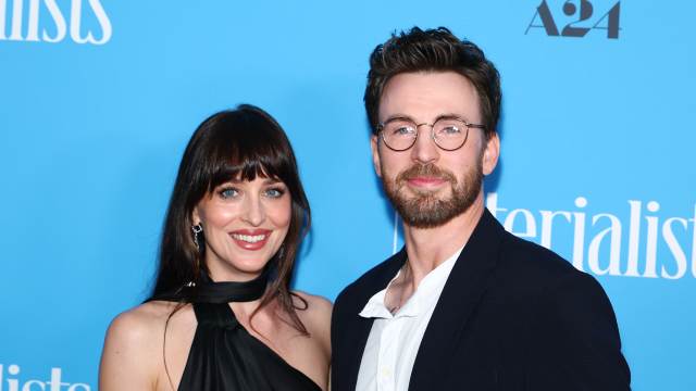 NEW YORK, NEW YORK - JUNE 07: Dakota Johnson and Chris Evans attend A24's "Materialists" premiere at DGA Theater on June 07, 2025 in New York City. (Photo by Arturo Holmes/Getty Images) 