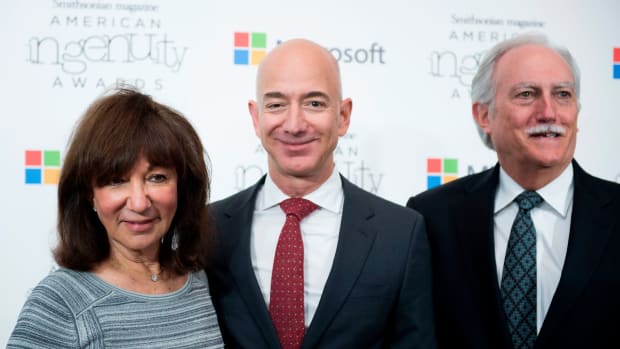 Jeff Bezos' Mom, 78, Dead After Dementia Battle