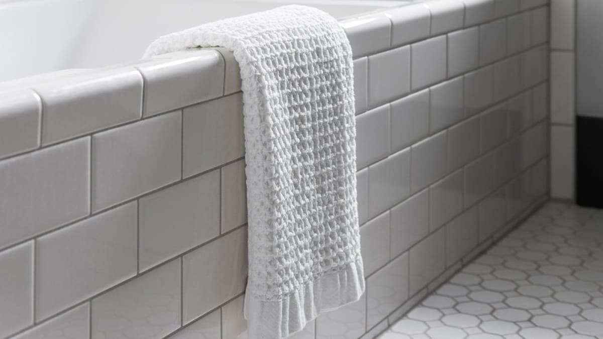 Onsen Bath Towels Are on Sale on Huckberry Right Now - Men's Journal