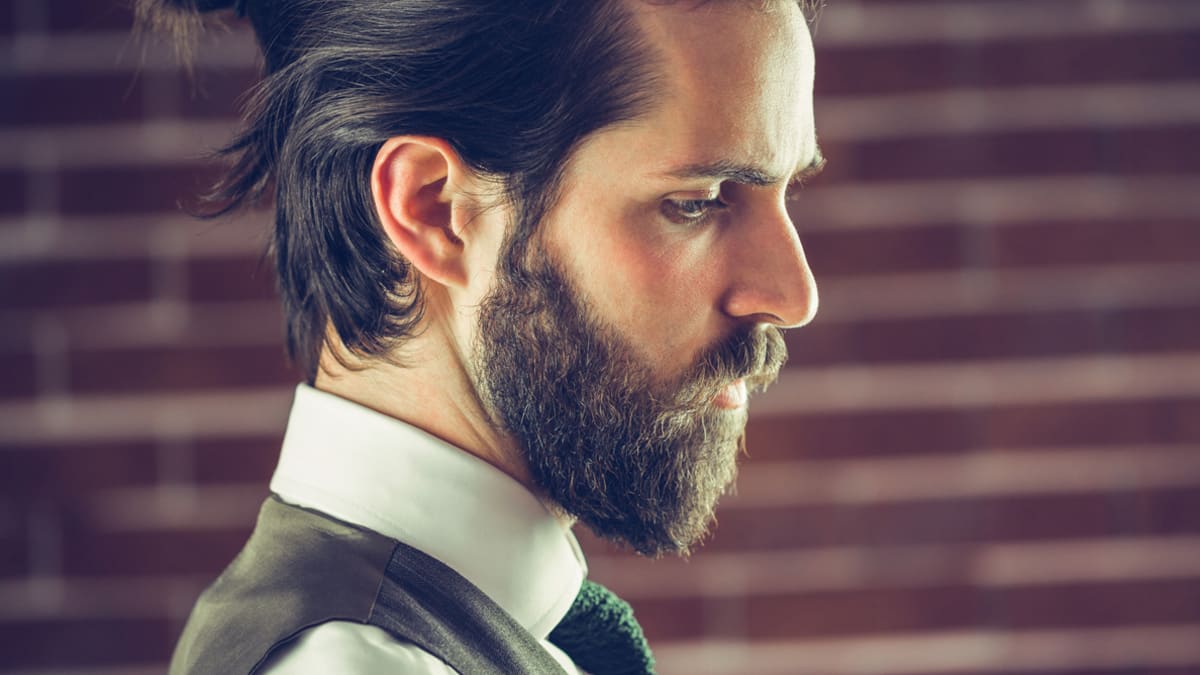 More Than 40% of Men Get Food Stuck in their Beards, and Other Surprising Facial  Hair Stats - Men's Journal