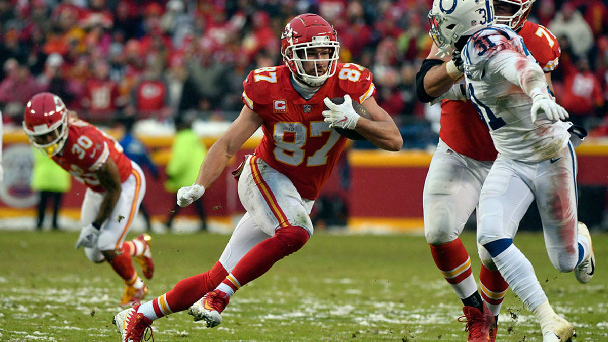 Travis Kelce on Catching Patrick Mahomes' No-Look Passes and Fueling With  French Toast - Men's Journal