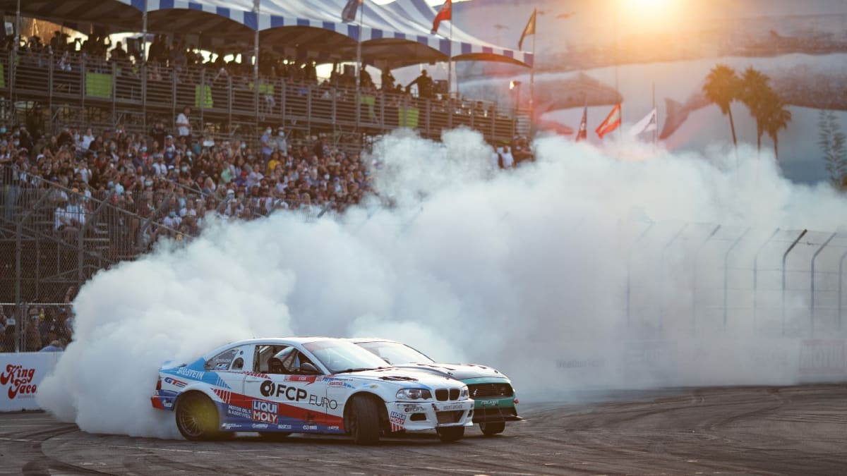 Car Drift Tires, drifting-cars, carros, drift, tires, smoke, HD wallpaper