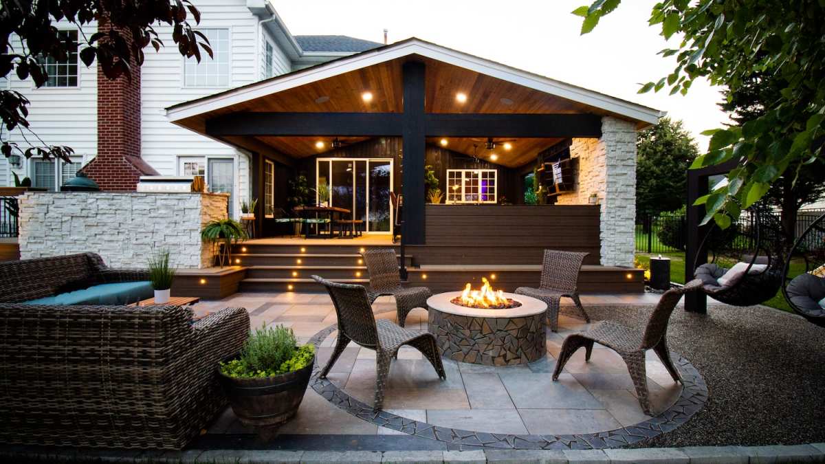 How to Expand Your Living Space With a Covered Deck - Men's Journal | Home  Living Handbook