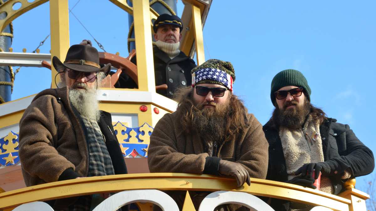 Duck Dynasty's Phil Robertson's Health Takes a Turn for the Worse After Brief Recovery - Men's Journal