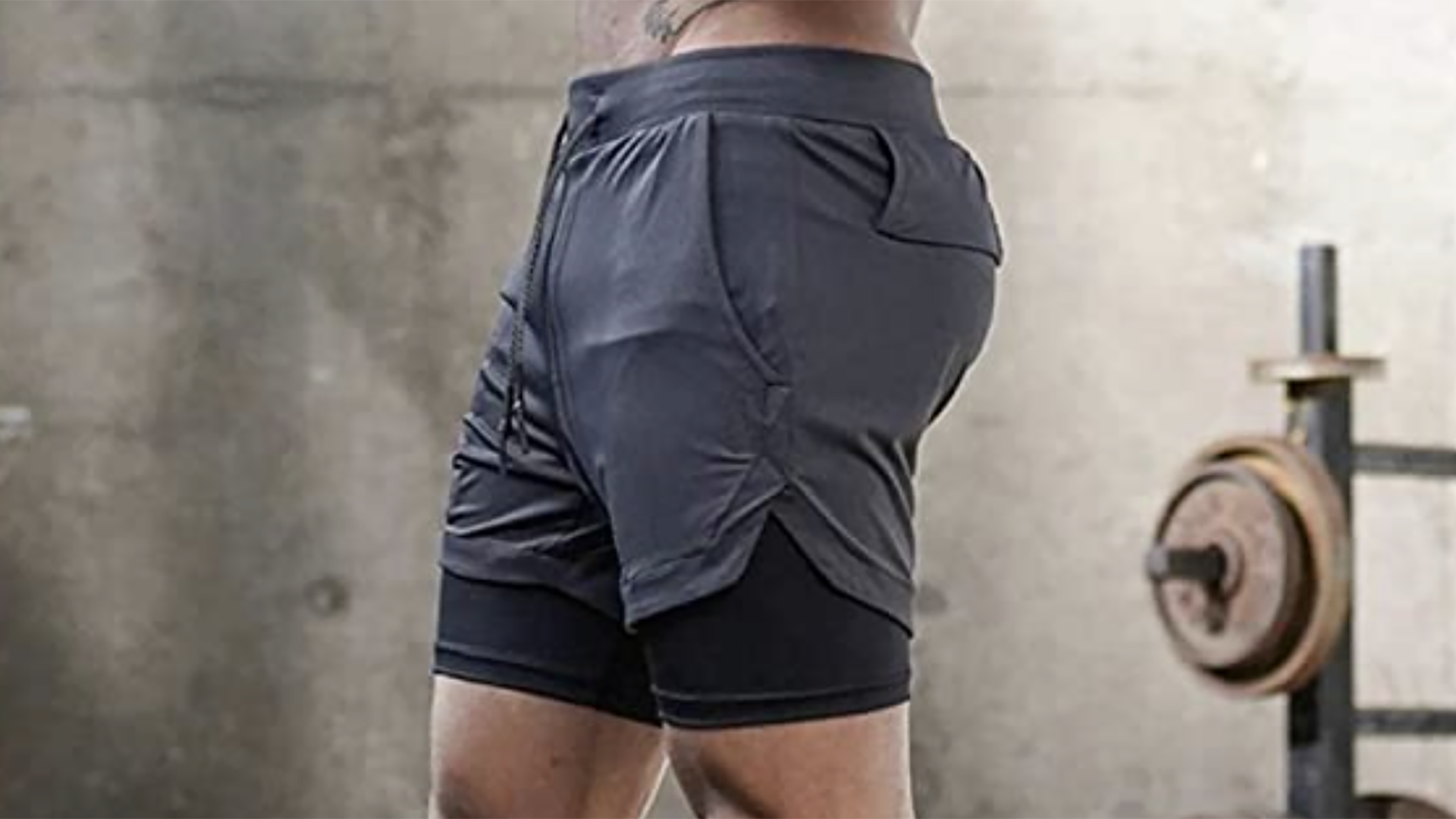 These Bestselling Running Shorts Have Both a Phone and Towel Holder - Men's  Journal