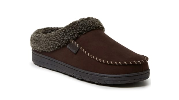 Dearfoams men's moc toe clog 2025 slippers