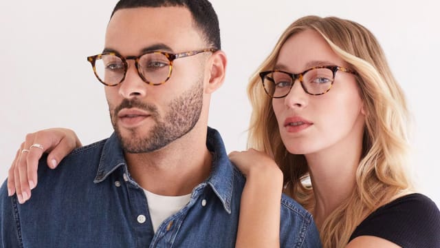 Study Finds Blue Light Glasses Ineffective in Preventing Eye