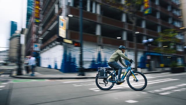 The Super73-ZX Is the Vintage-Inspired E-Bike You Need