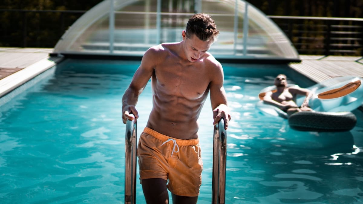 Best men's bathing suits for love handles discount