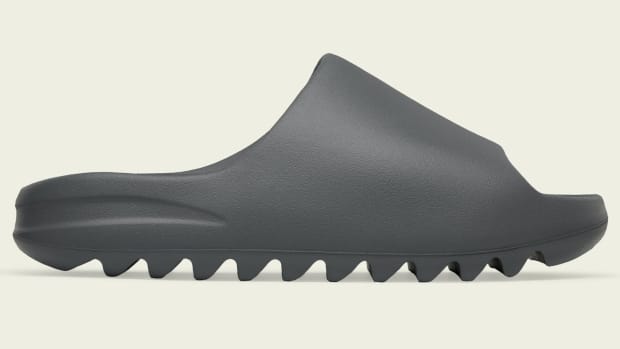 Foot locker yeezy sale raffle