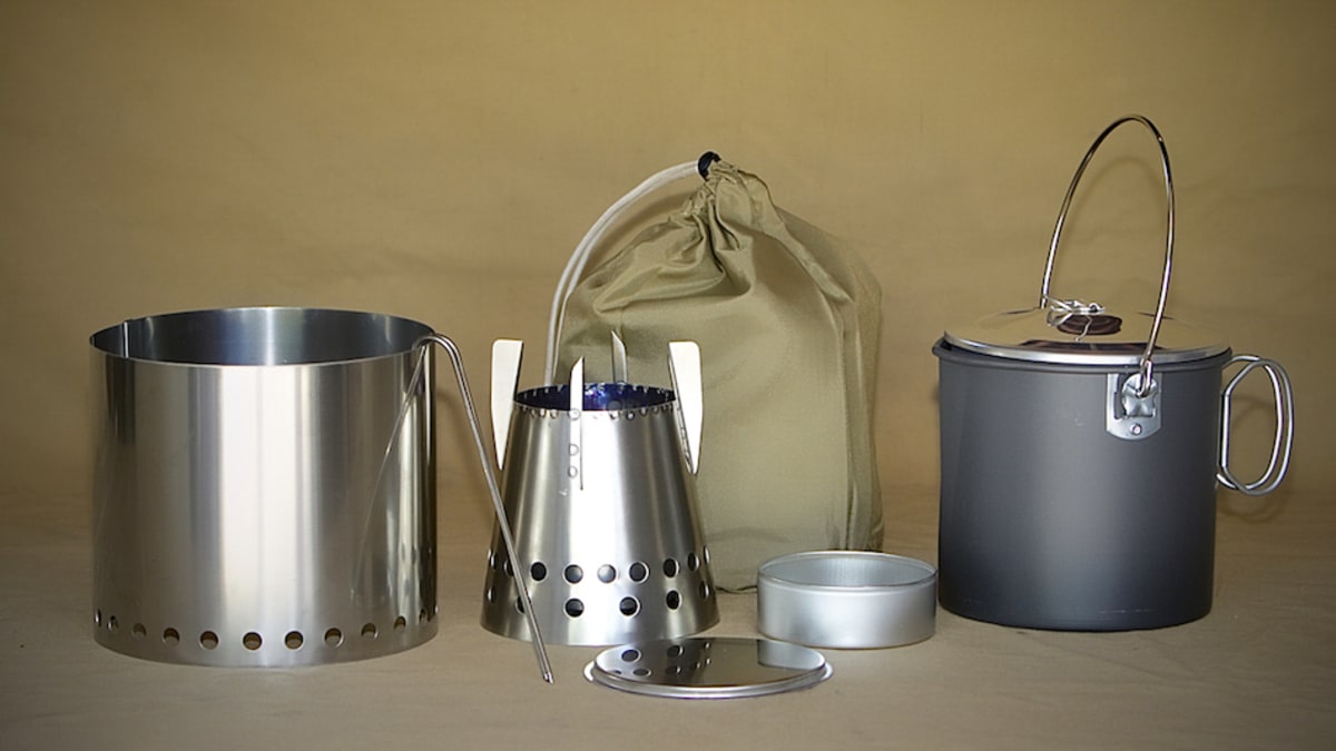 Four Dog Stoves  BushcookerltⅡ ネイチャーストーブ Get your titanium Bushcooker from Four Dog Stove--works like