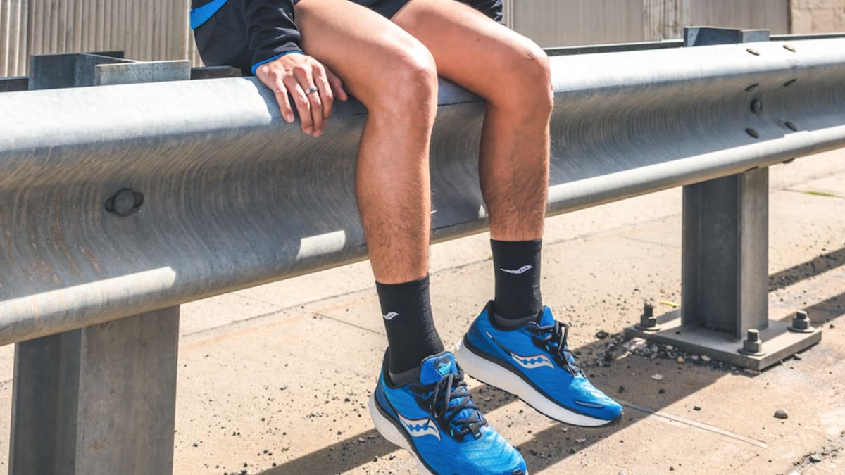 Wide width store shoes for men