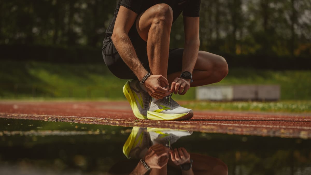 Waterproof running trainers mens 2025
