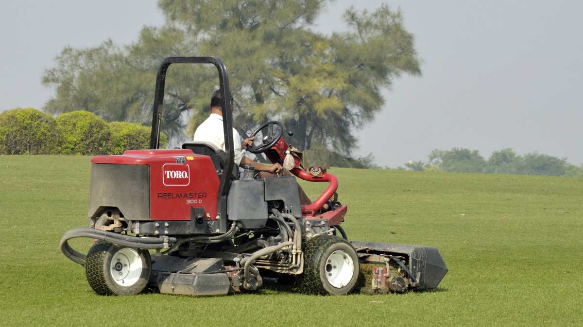 Do You Need PTO on Your Lawn Mower Men s Journal Home Living Handbook