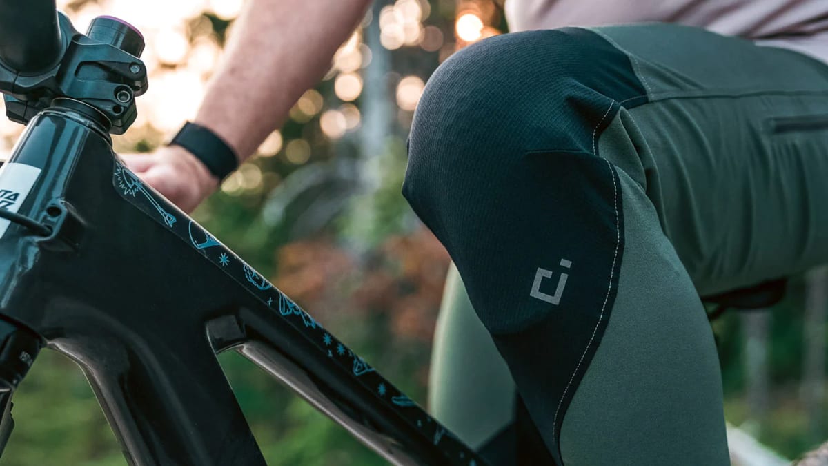 Velocio trail online shorts