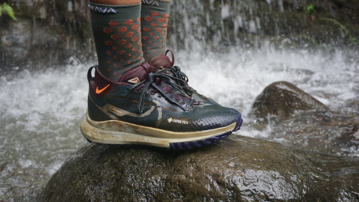 Nike hiking boots 9s clearance