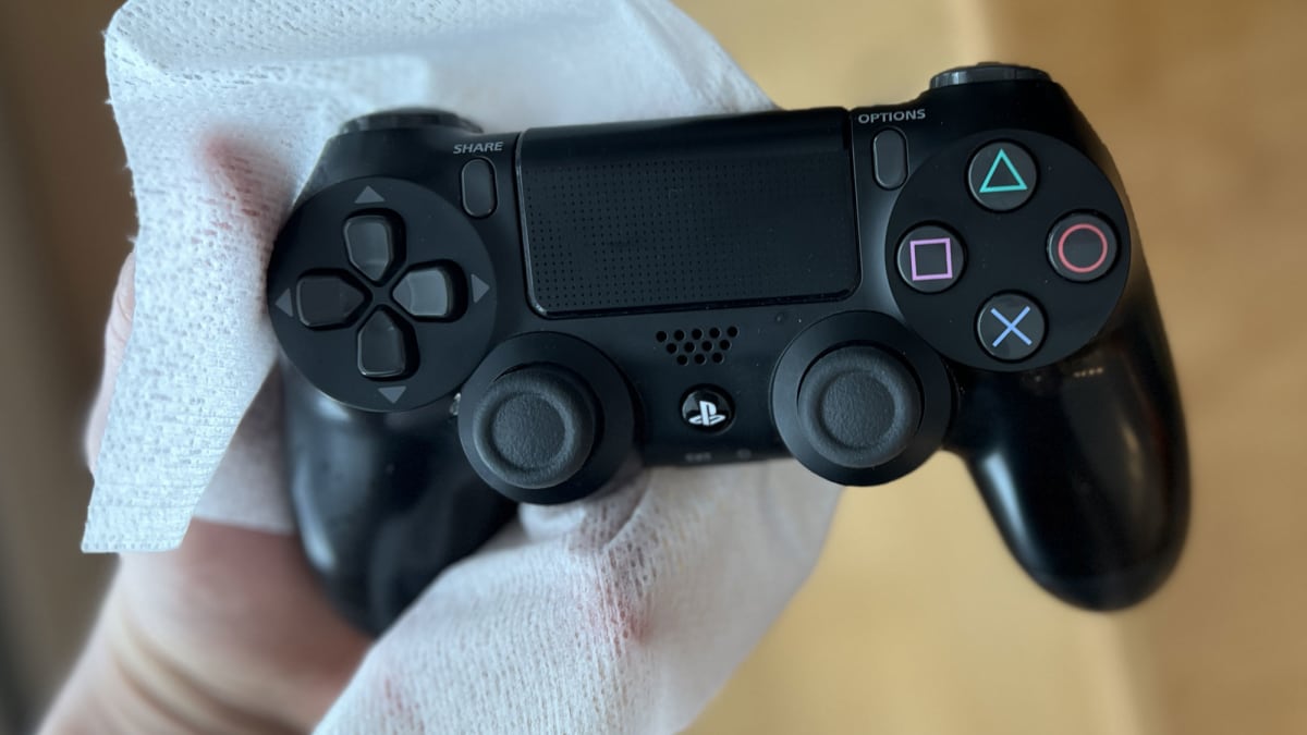 Cleaning a ps4 controller sale