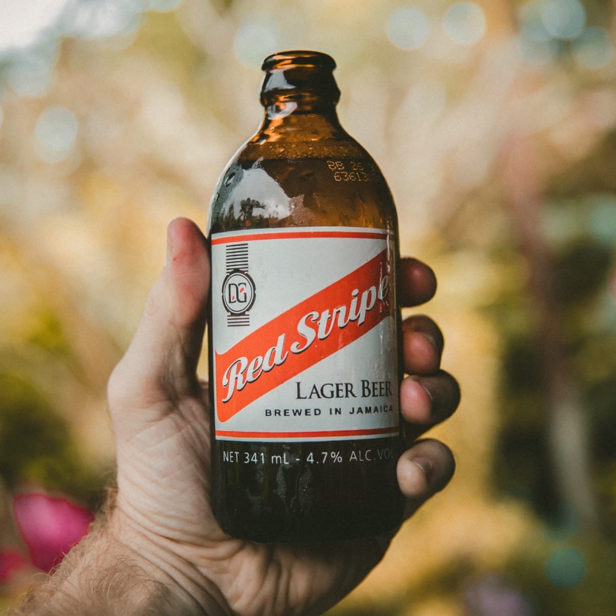 13 Ways Open a Bottle Without an Opener - Men's Journal