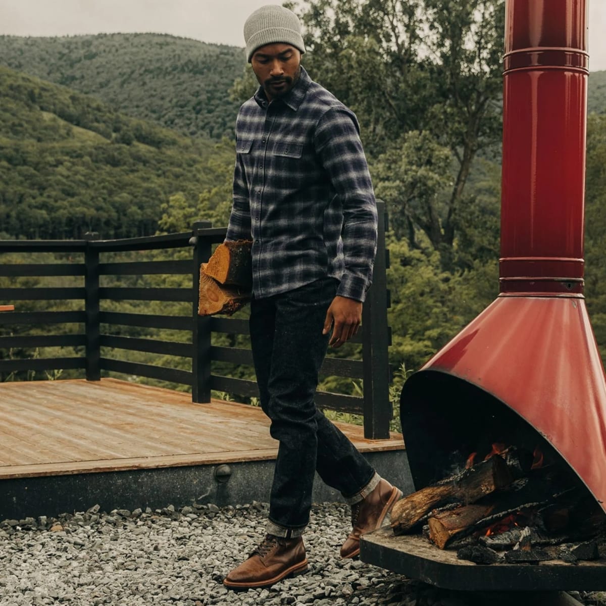 This Is How Men Should Wear Flannel in Fall