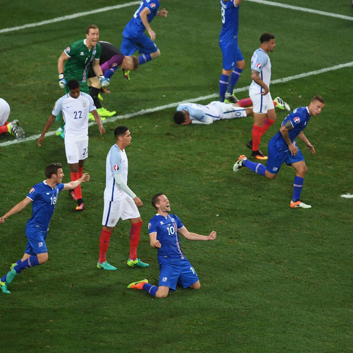 Icelandic soccer heroes' gear