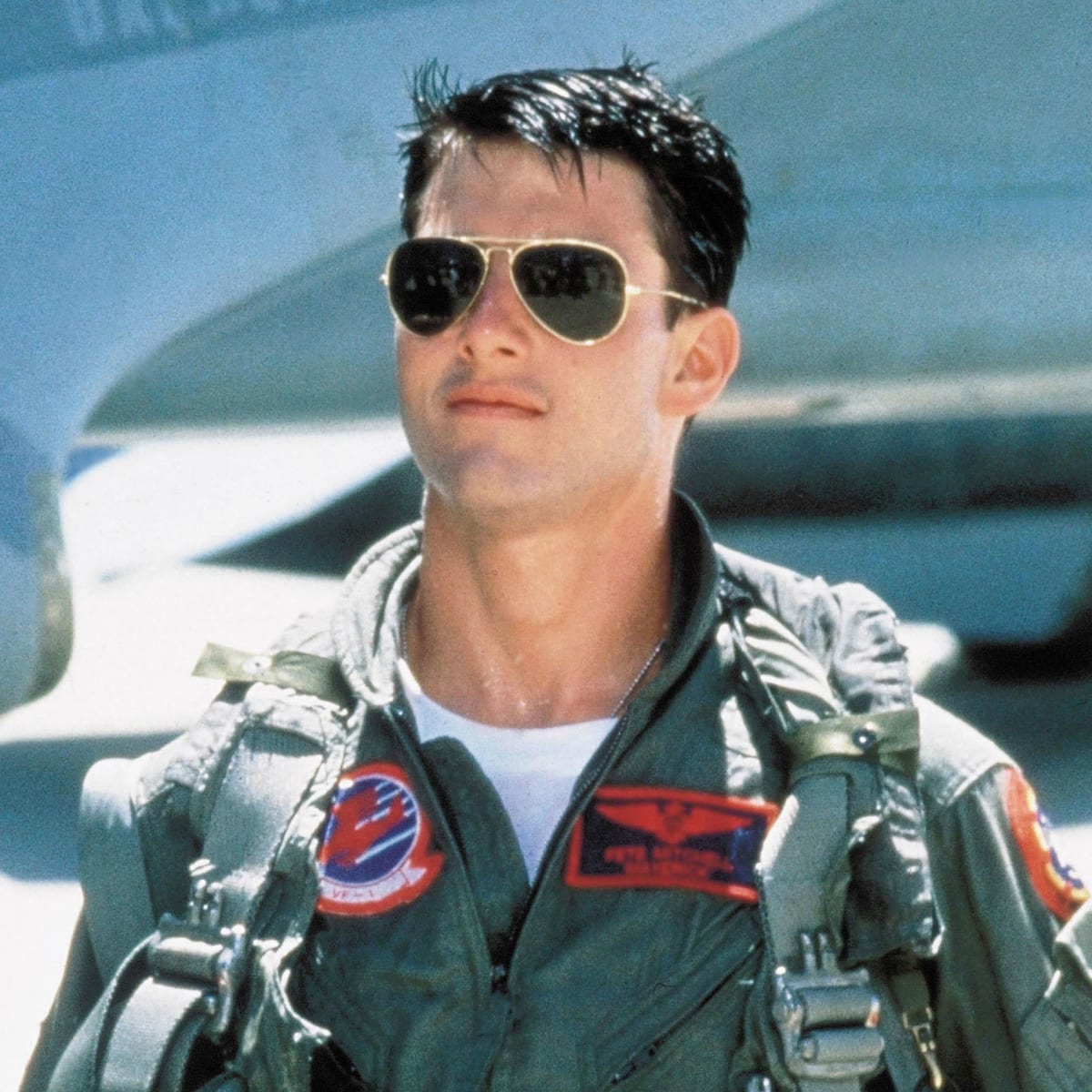 ray ban aviator on face