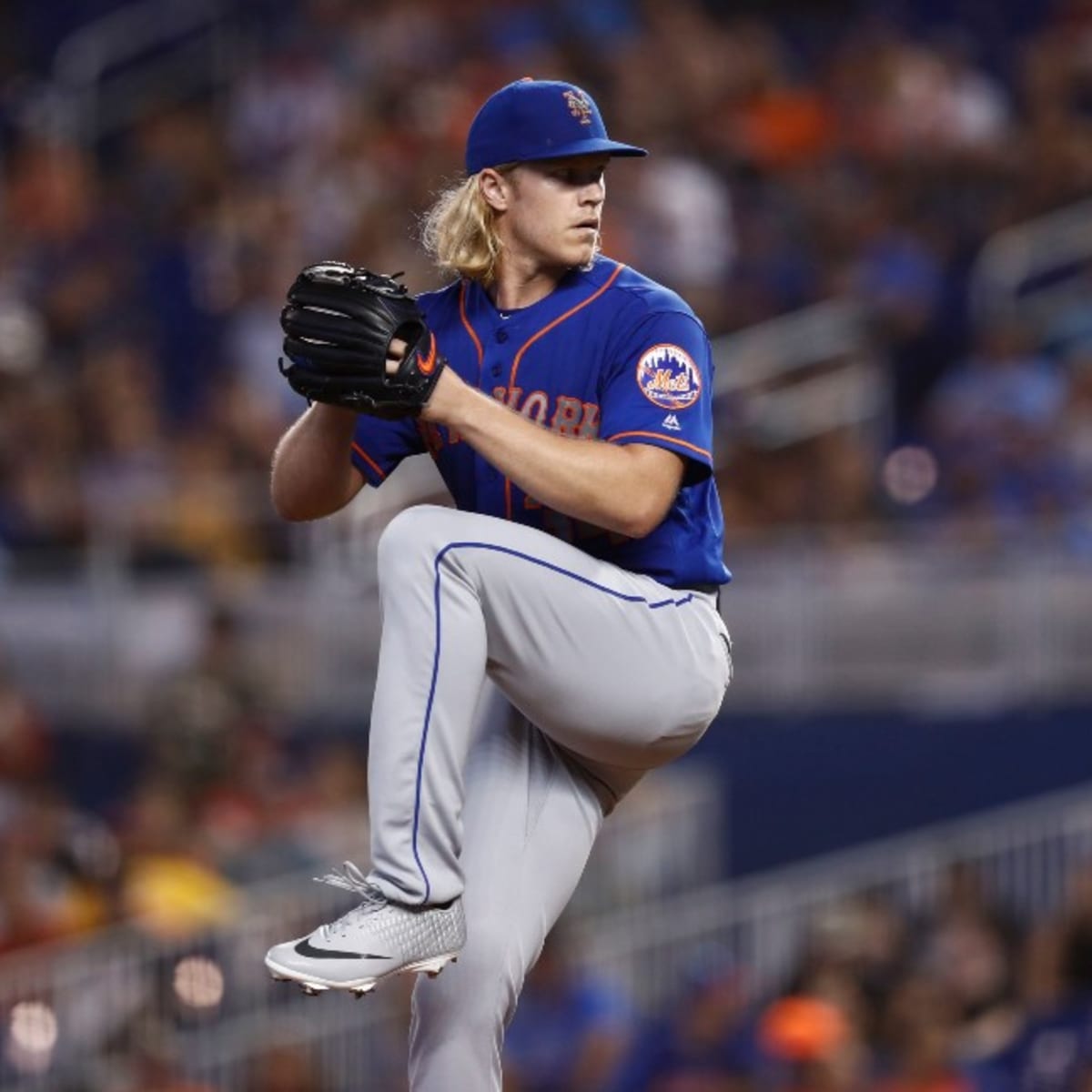 New York Mets work with Special Olympics athletes during baseball clinic