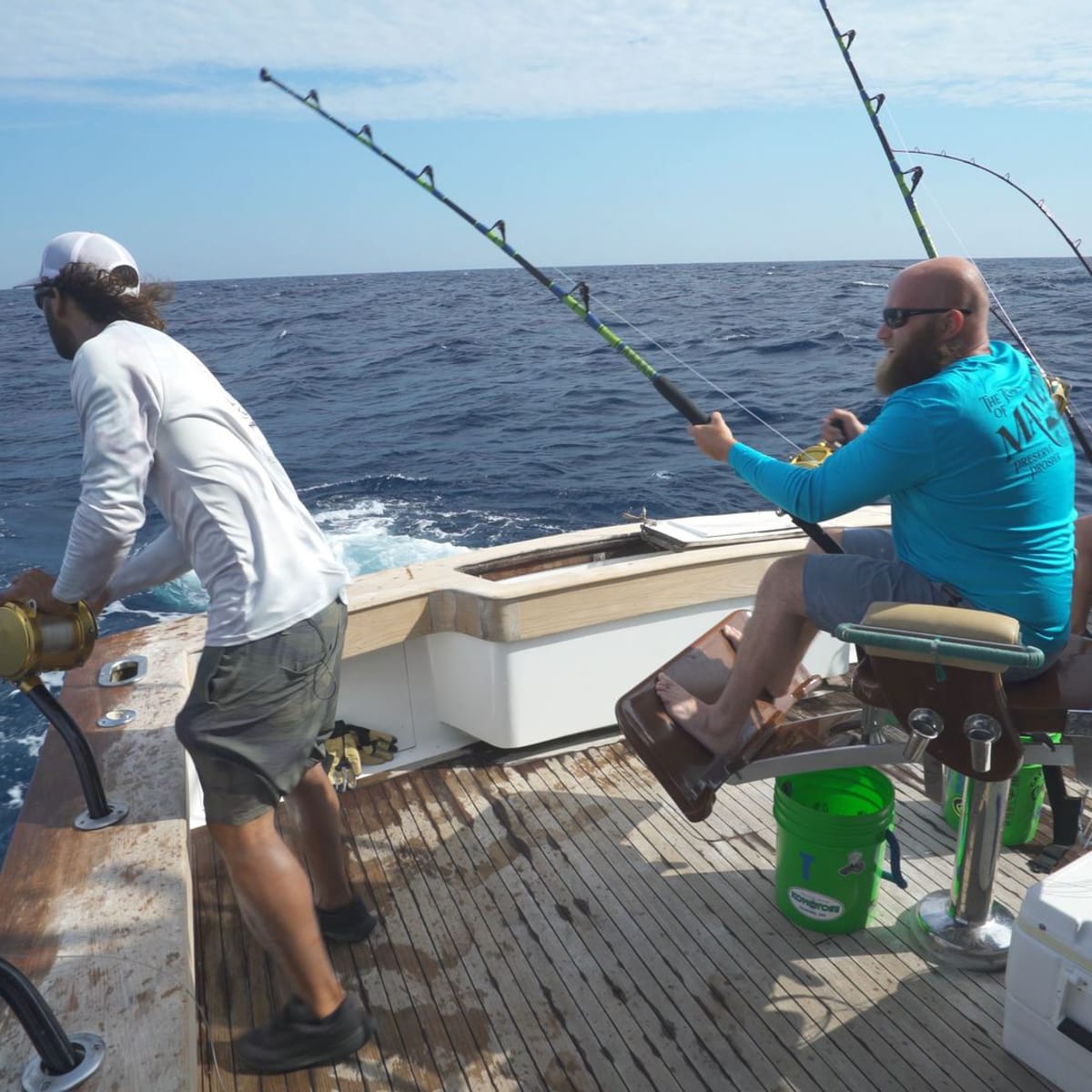 Ocean fishing Deep sea fishing with fishing hook' Men's T-Shirt