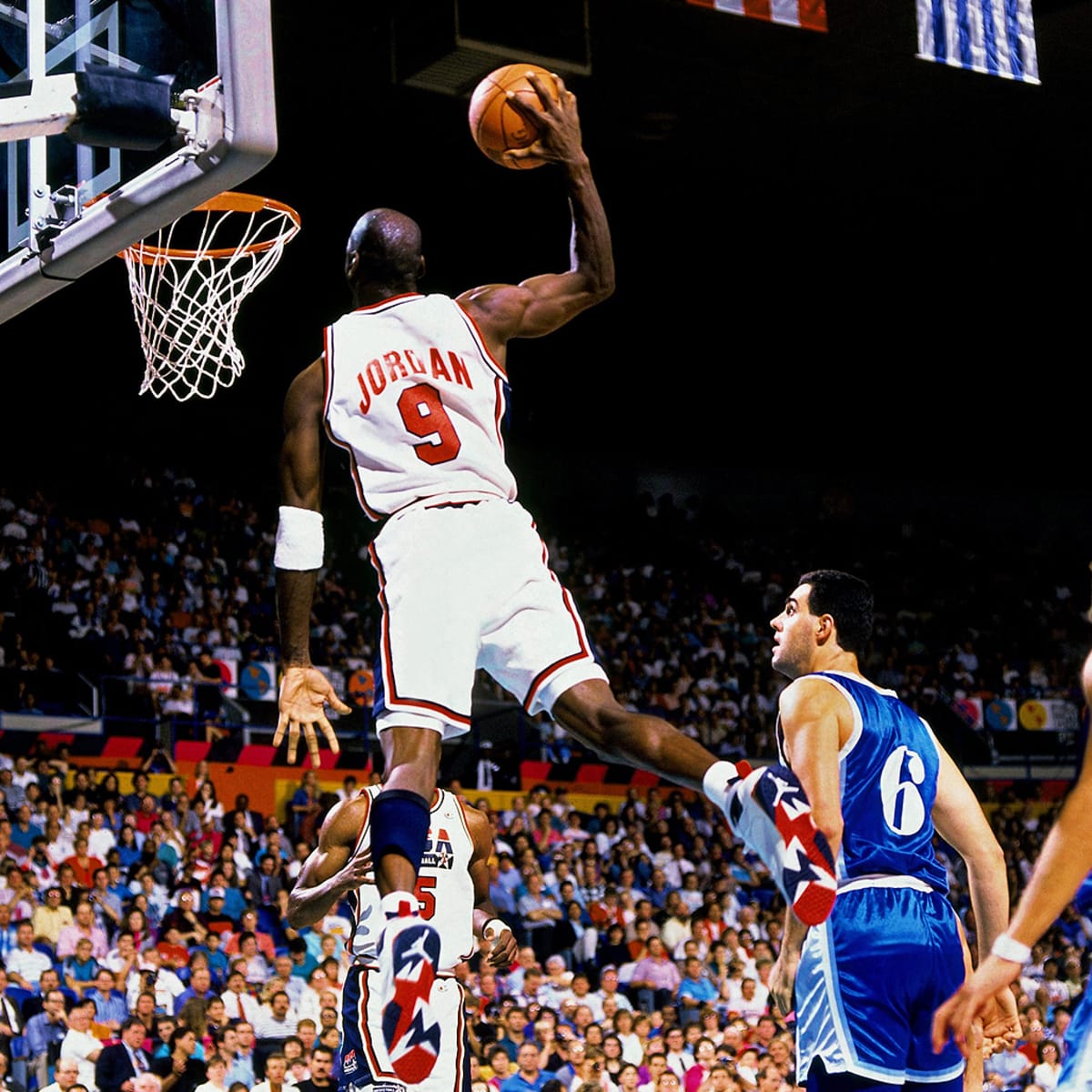 Top Moments: Routine pass ushers John Stockton into NBA's history