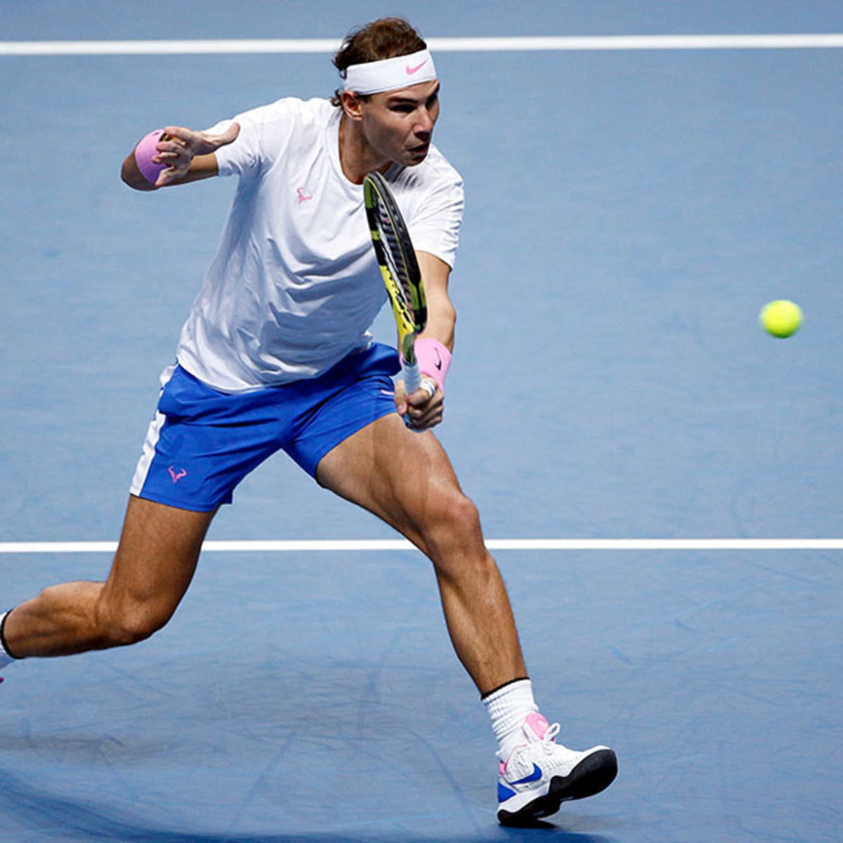 21 Astonishing Tennis Shots That Should Have Been Impossible to Pull Off