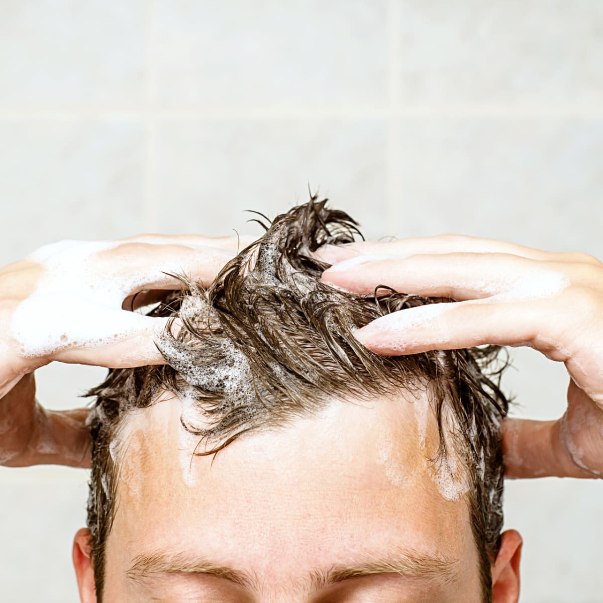 How to Pass a Hair Follicle Drug Test With The Best Detox Shampoos - Men's  Journal