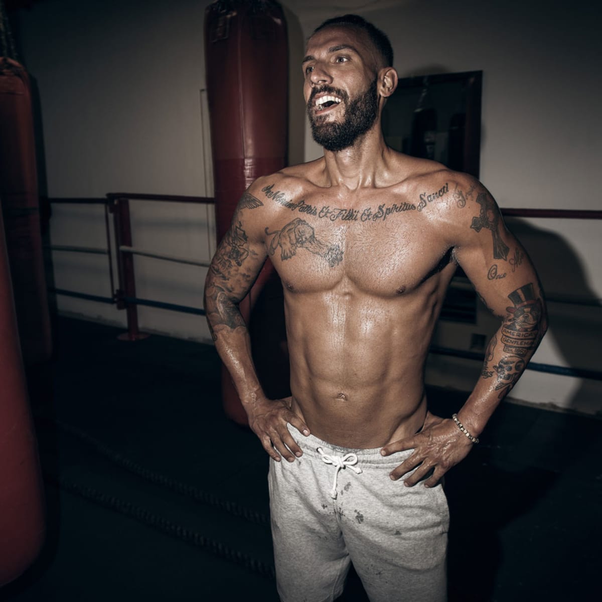 A Physique Coach Explains How He Walks to Get Shredded