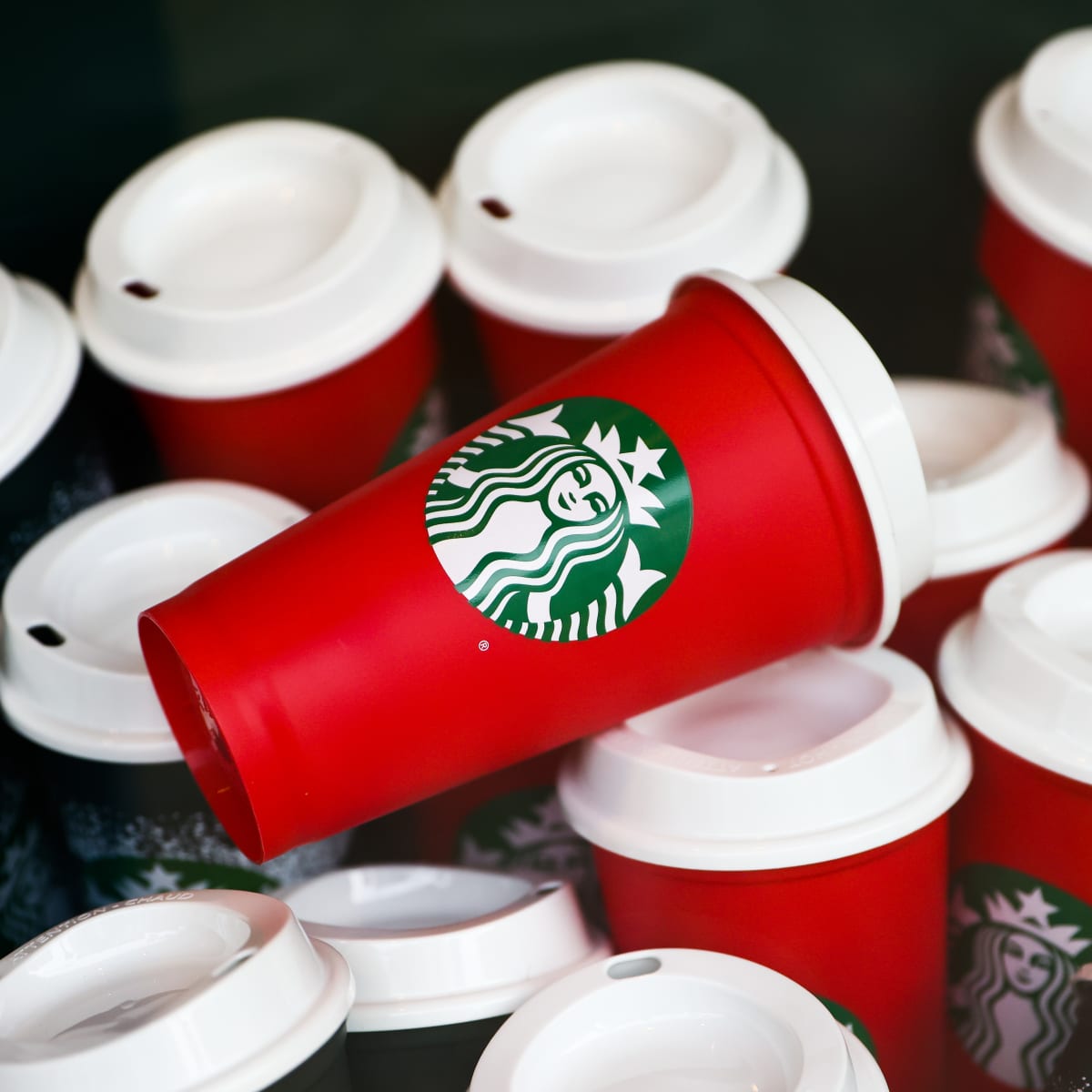 Starbucks reusable cups: you can now bring cups for mobile and
