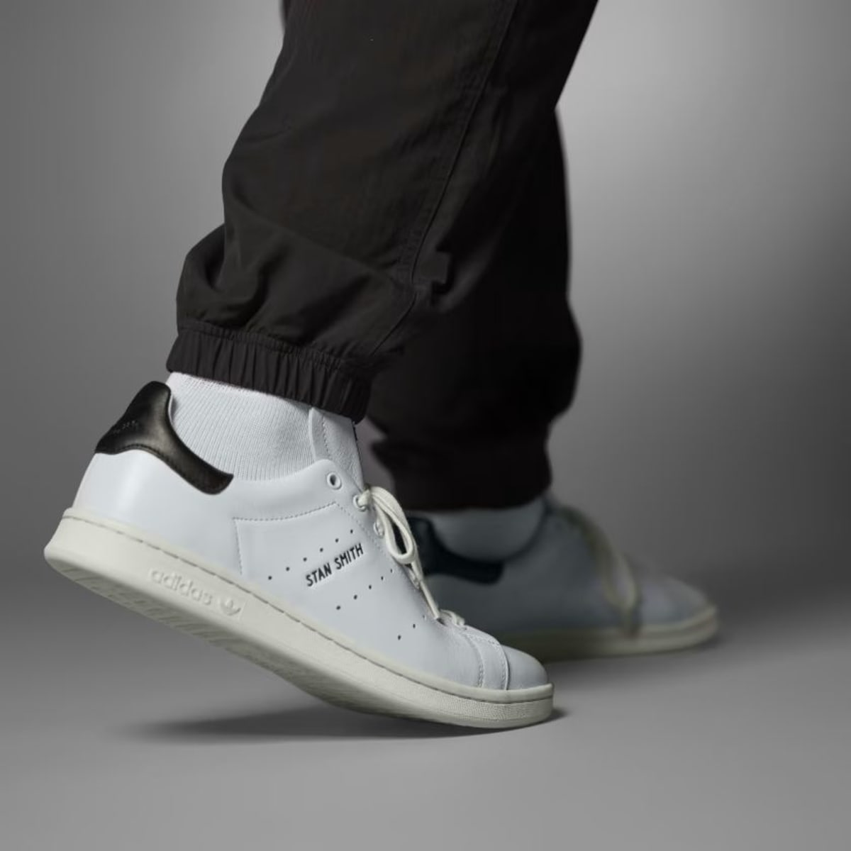 Adidas stan smiths all store white