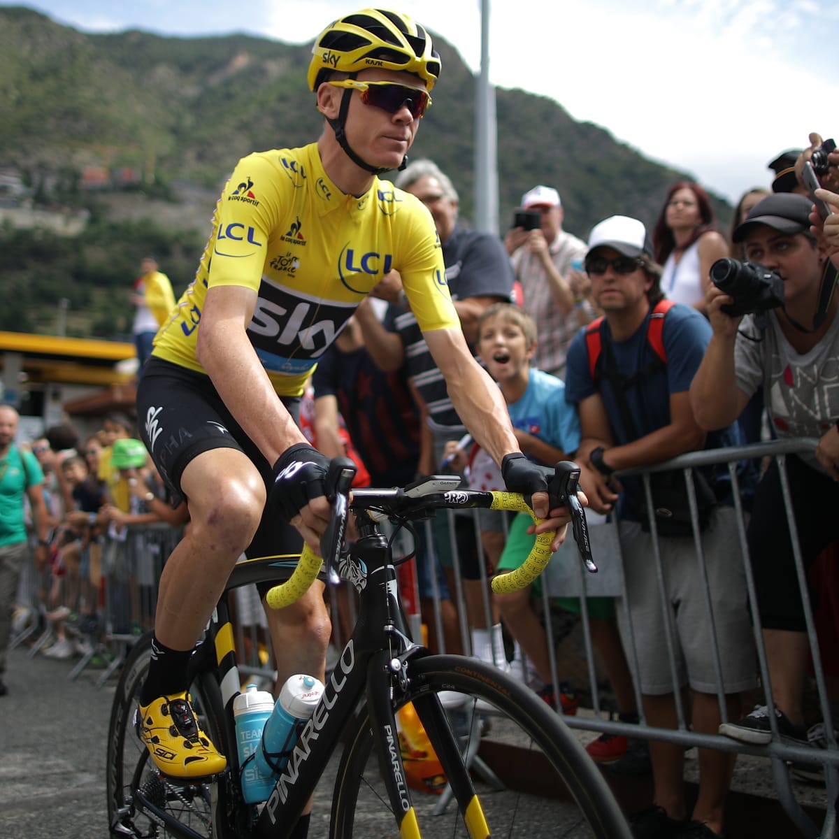 5 Ways the Tour de France Contenders Are Physical Freaks Men s